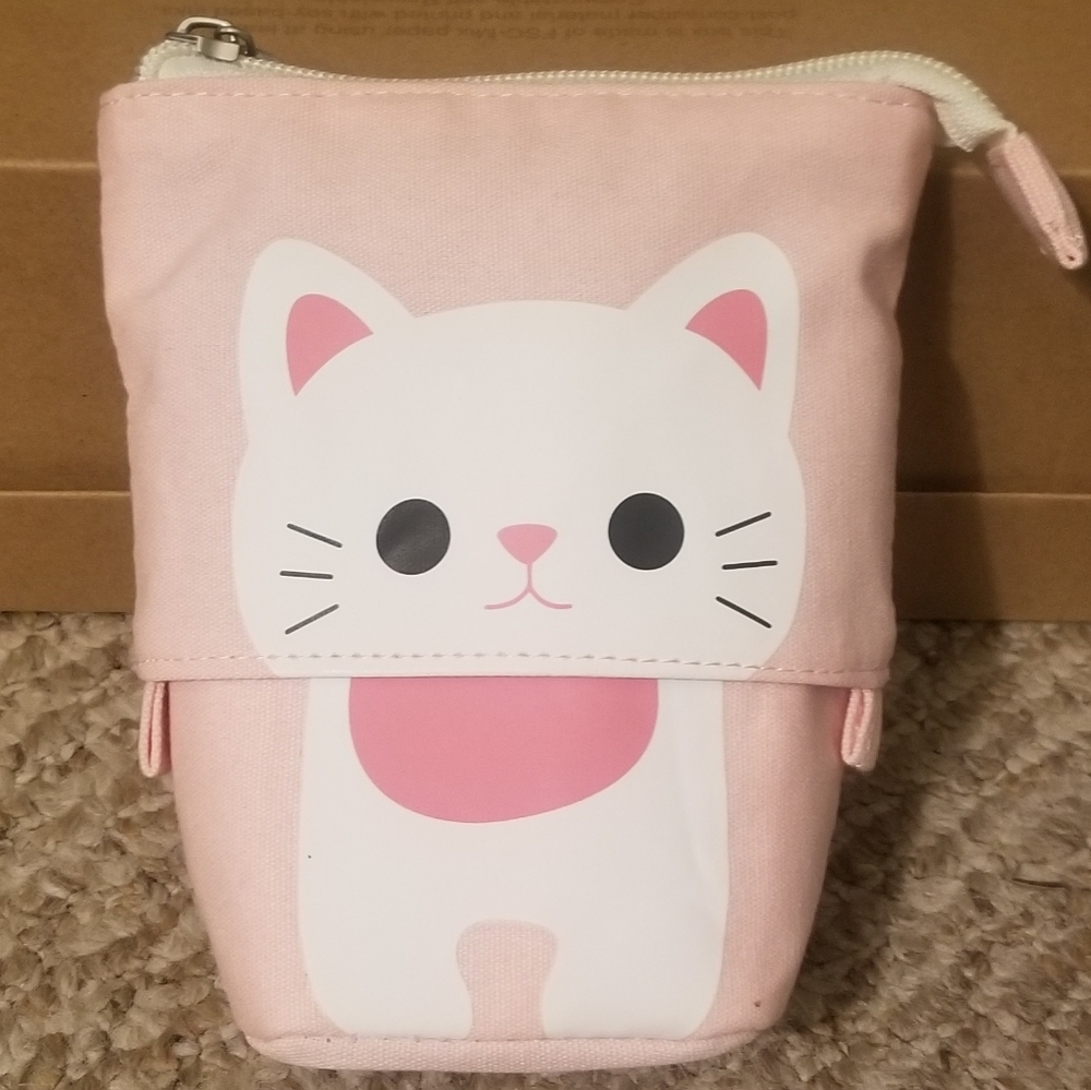 Angoo Kitty Pencil Case. Light pink. 7.25x5in (5.25×5in collapsed)